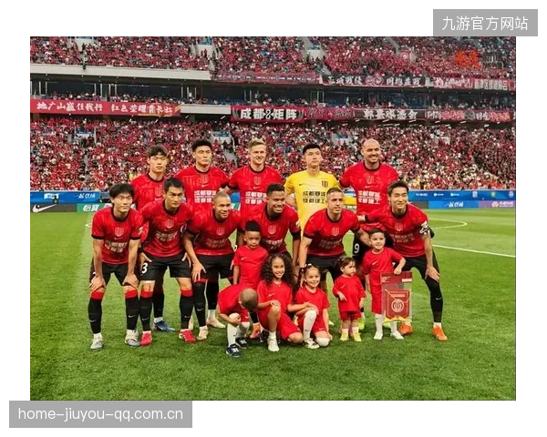 蓉城轮换阵容遭质疑：从“新人出道”到“高端缺失”，成都足球的真实困境